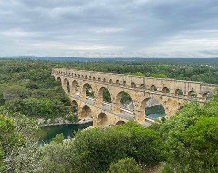 Pont_du_Gard_vue.jpg
