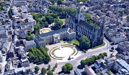 Rouen place de l'hotel de ville.png
