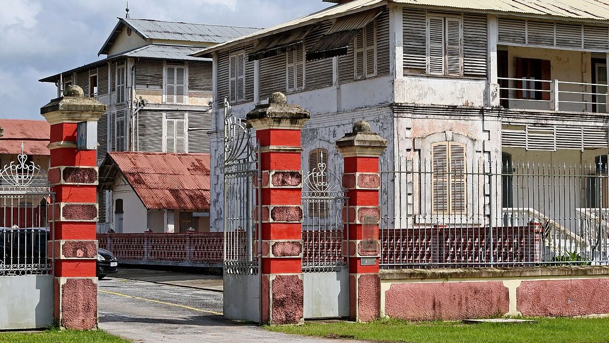 Guyane   ancien hôpital André Bouron   MOE (1)