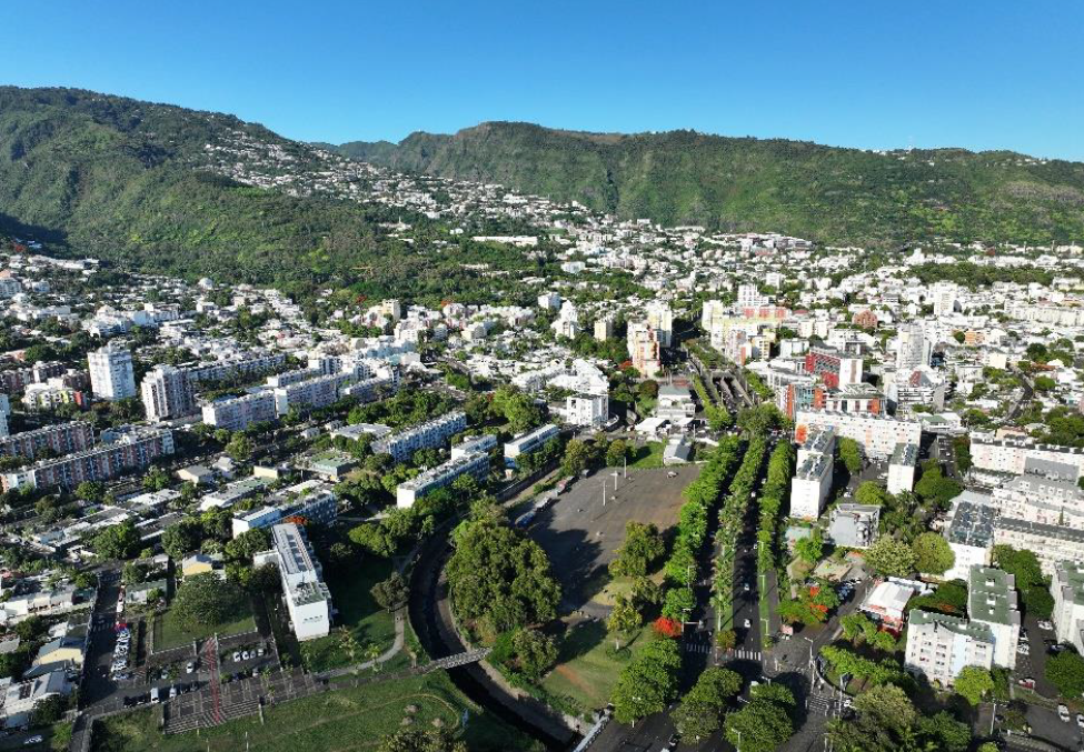 St Denis site de la future cité des sciences