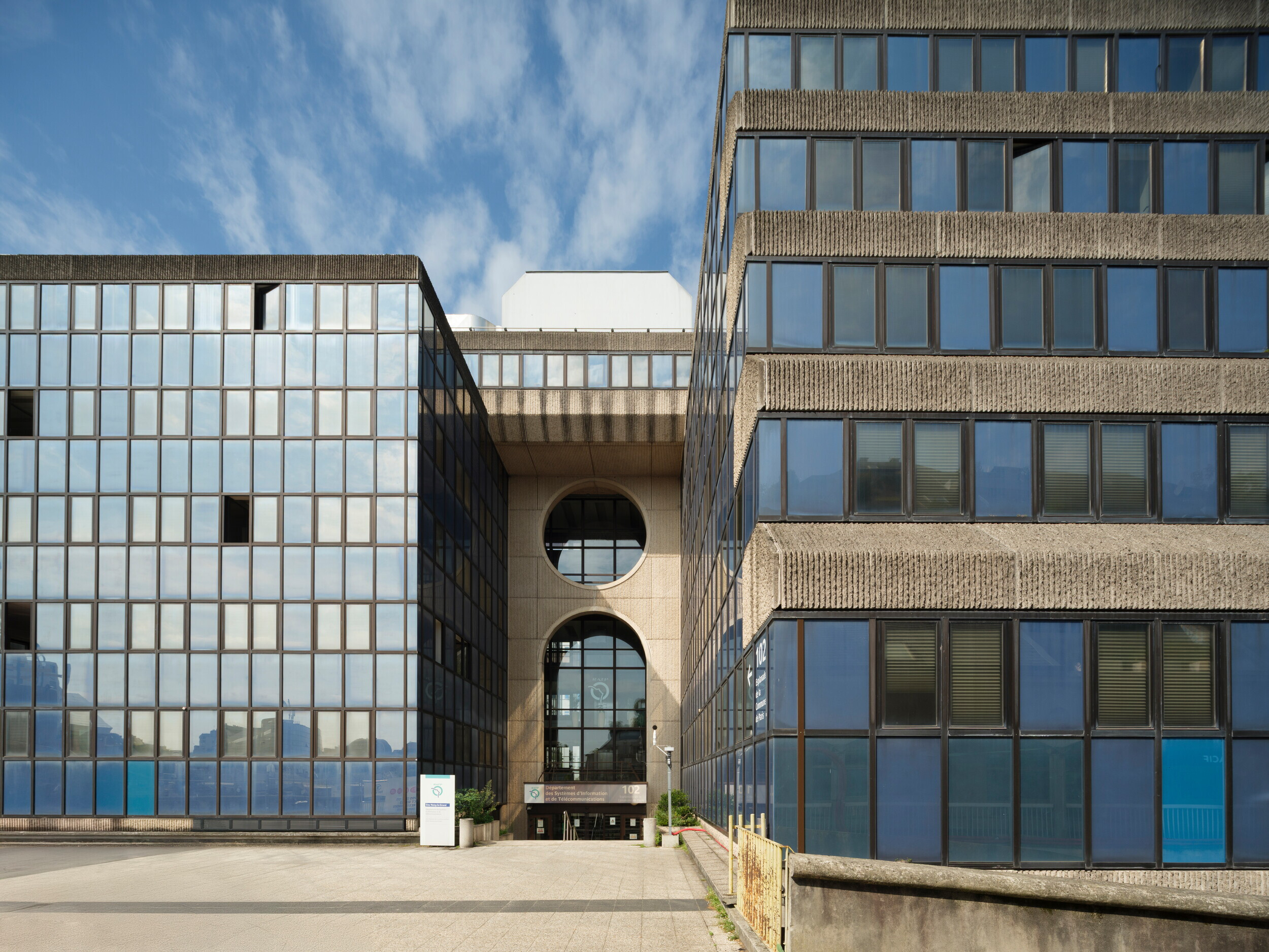 Château Mont d'Est 1