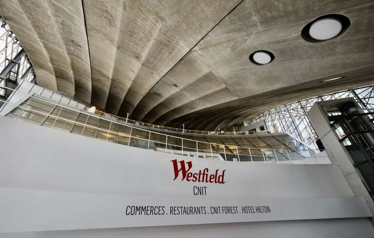 Entrée CNIT Westfield.JPG Entrée CNIT Westfield.JPG